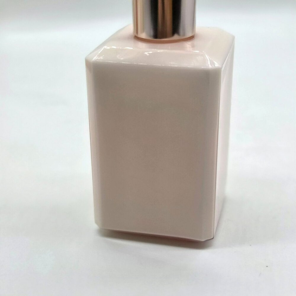 Victoria's Secret Bombshell Seduction Fragrance lotion with pump 8.4oz - Picture 2 of 3